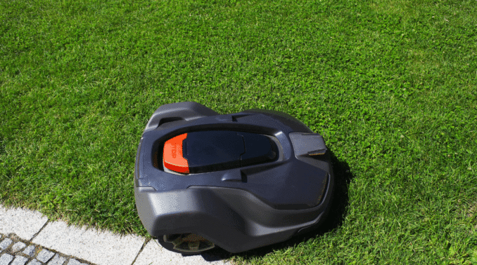 Derfor skal du have en robotplæneklipper