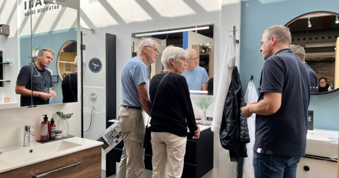 Dansanis store udstilling med badeværelser