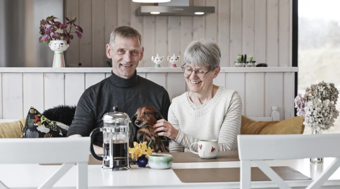 Mona og Mogens byggede nyt sommerhus til en pris, banken ikke troede på